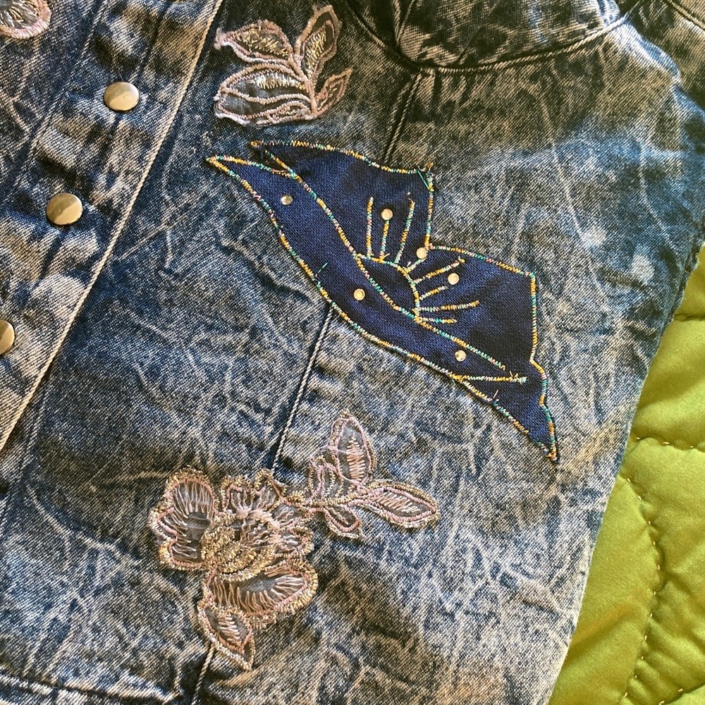 Denim Floral Embroidered Button-Up Top - Picture 6 of 7